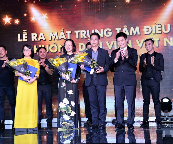 VIETRAVEL tiên phong thành lập Trung tâm Hướng dẫn viên Việt Nam - Anh 1